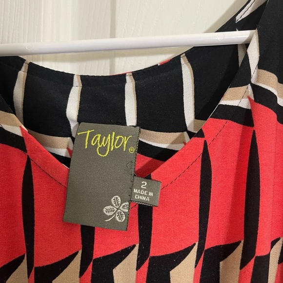 Taylor women’s dress  size 2 - Picture 2 of 5